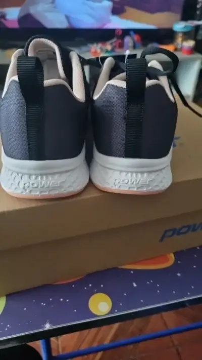 Zapatillas deportivas Power negras con suela blanca - miniatura 3