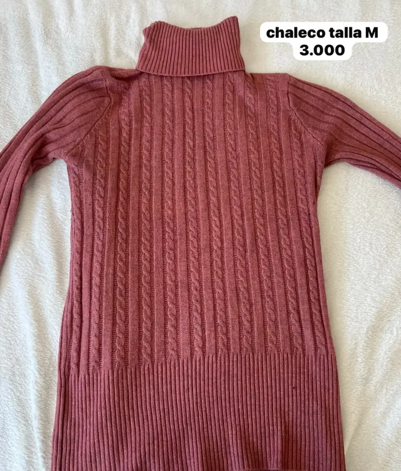 Chaleco cuello alto rosado talla M