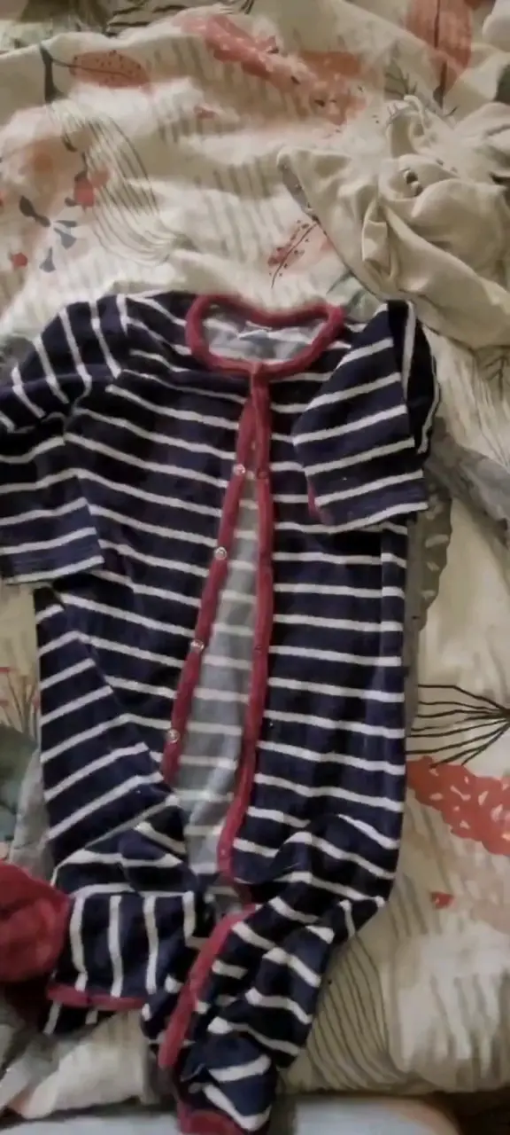 Conjunto de pijamas para bebé con diseños variados
