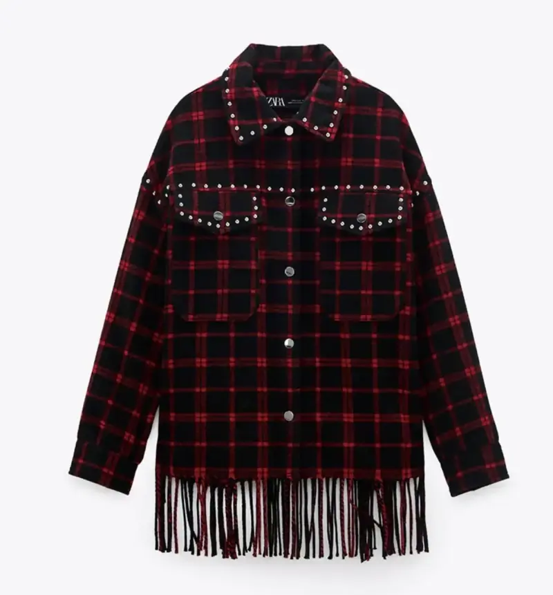 Chaqueta de cuadros con flecos y tachas Zara