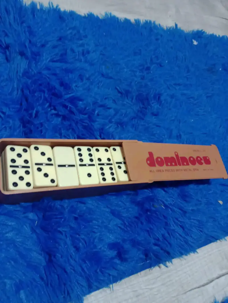 Juego de dominó doble seis con caja - 2