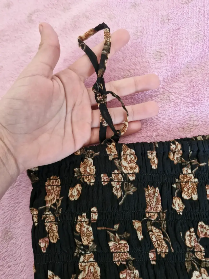 Top floral negro American Eagle con tirantes - 2