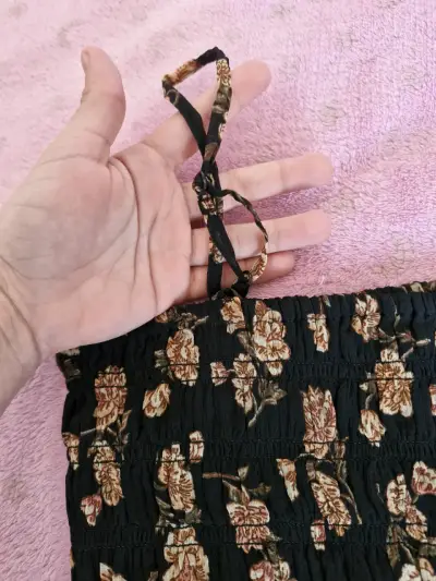 Top floral negro American Eagle con tirantes - miniatura 2