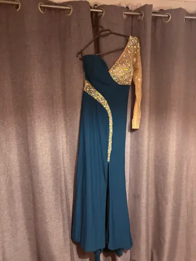 Vestido de fiesta azul con lentejuelas y manga larga - miniatura 1
