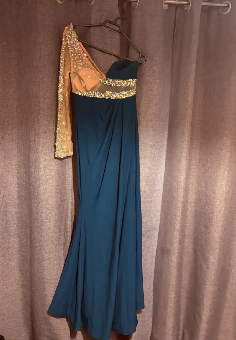 Vestido de fiesta azul con lentejuelas y manga larga - 2