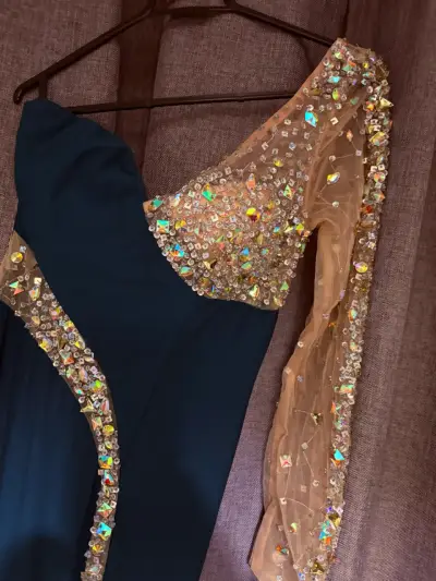Vestido de fiesta azul con lentejuelas y manga larga - miniatura 3