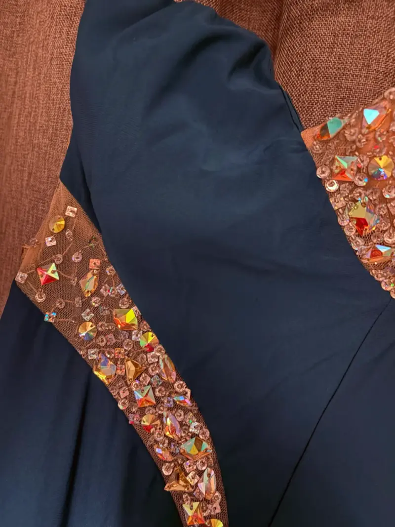 Vestido de fiesta azul con lentejuelas y manga larga - 6
