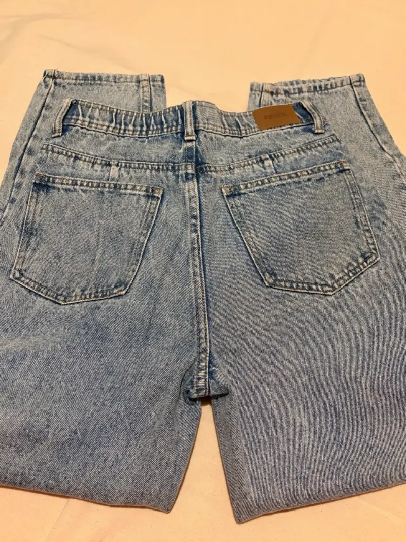 Jeans de mezclilla azul claro para mujer - 3