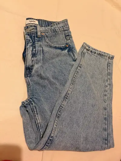 Jeans de mezclilla azul claro para mujer - miniatura 4