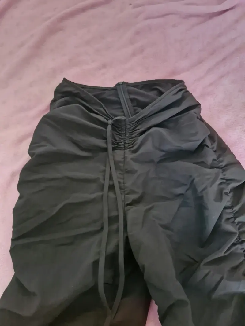 Pantalones negros con cintura fruncida
