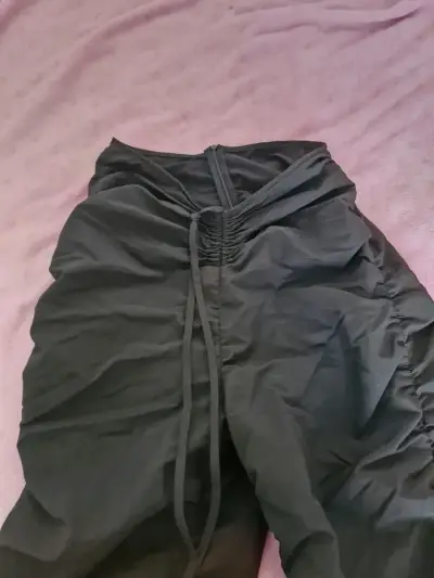 Pantalones negros con cintura fruncida - miniatura 1