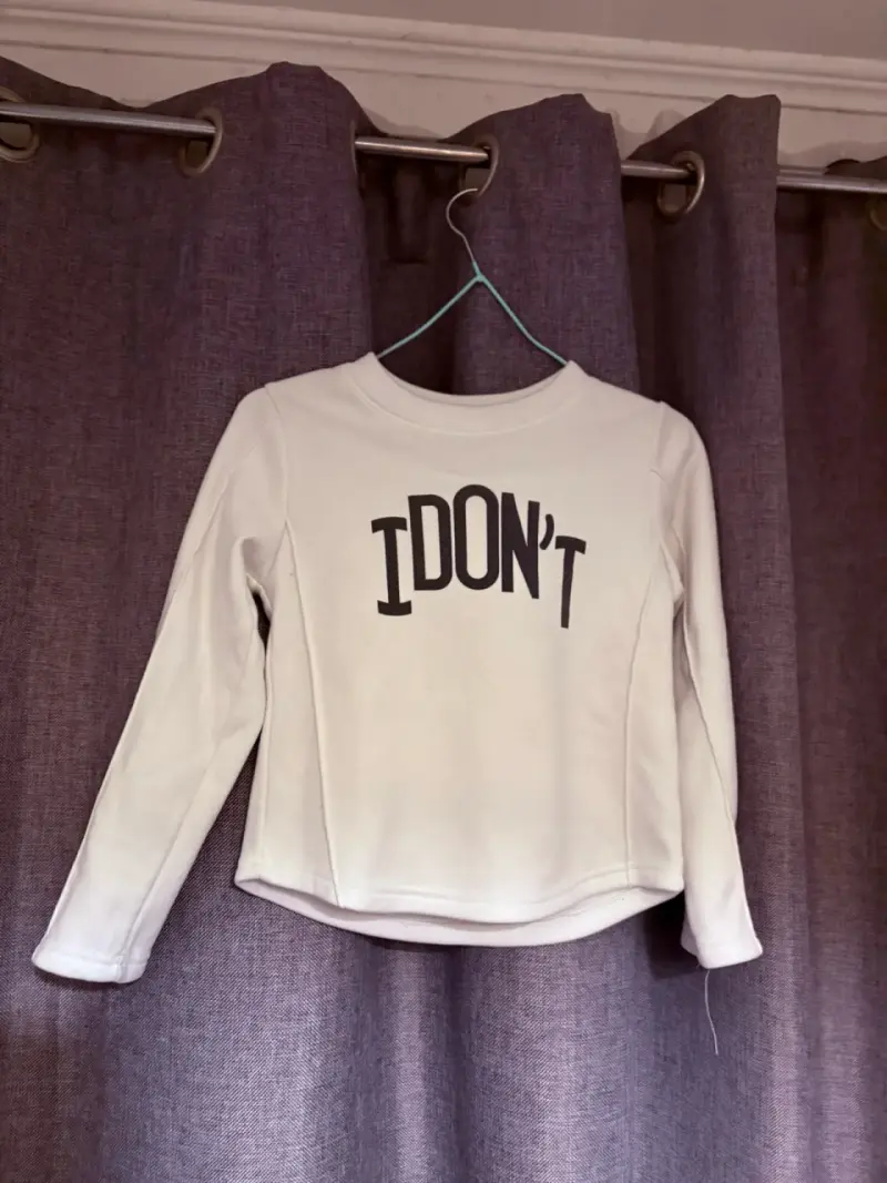 Polerón de Niña con Estampado 'I Don't' en Varios Colores - 1