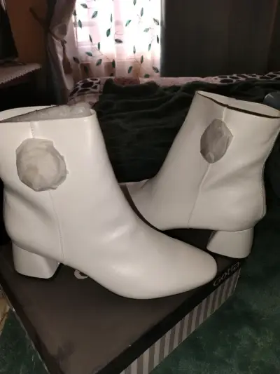 Botines de cuero blanco con tacón bajo - miniatura 1