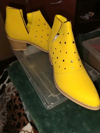 Botines de cuero blanco con tacón bajo - miniatura 3