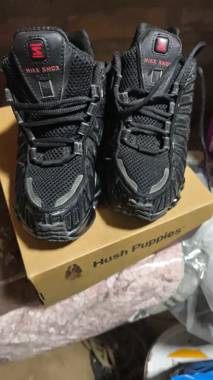 Zapatillas deportivas negras Nike Shox - 3