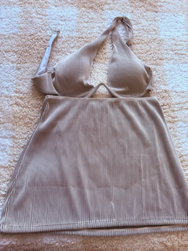 Conjunto de falda y top halter a rayas