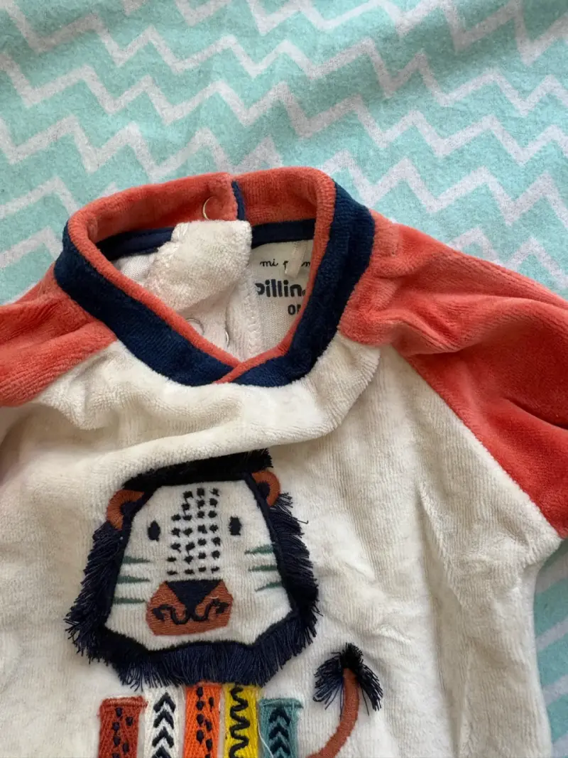 Conjunto de pijamas para bebé con diseño de león - 2