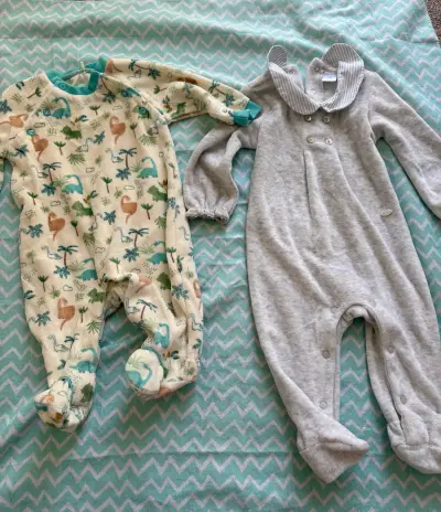 Pijamas de bebé estampados y grises 3-6M - miniatura 1