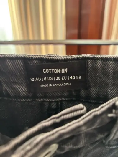 Shorts de mezclilla gris oscuro para mujer - miniatura 3
