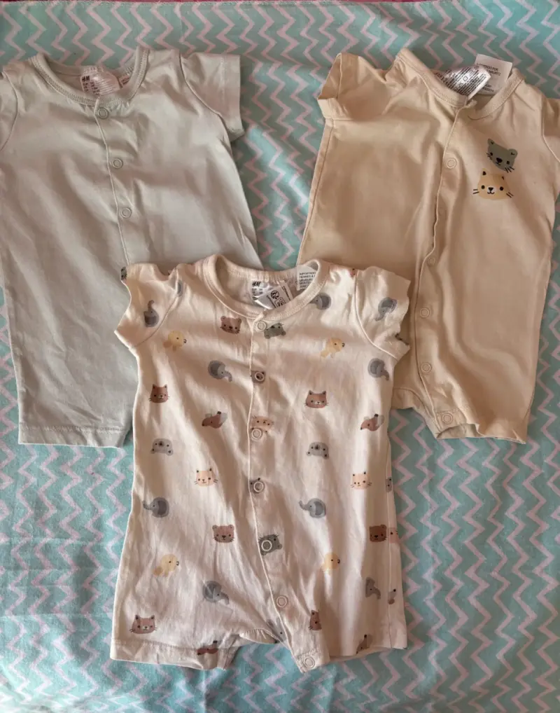 Set de 3 enteritos para bebé H&M con estampado de animales