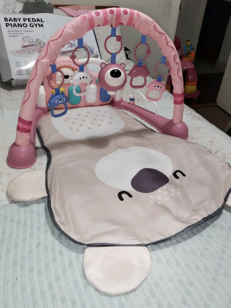 Gimnasio para bebés con piano y juguetes colgantes - 2