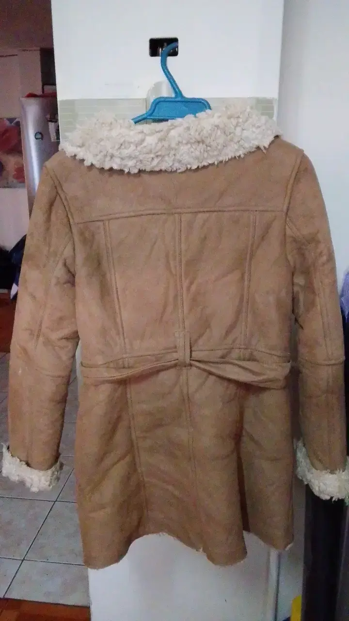 Abrigo de mujer con forro de piel sintética beige - 2
