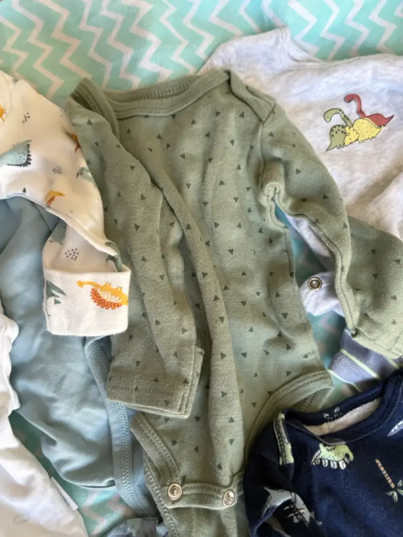 Lote de bodies de bebé con estampados de dinosaurios - 3