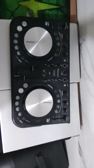 Controlador DJ Pioneer DDJ-SB en buen estado - miniatura 1