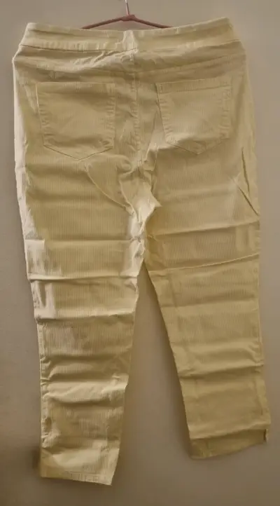 Pantalones amarillo claro de  Mario Serrani - miniatura 2