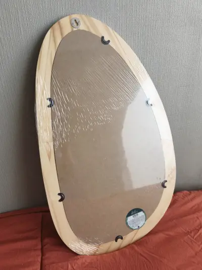 Espejo decorativo ovalado con marco de madera - miniatura 2