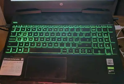 Laptop HP Pavilion Gaming - miniatura 2