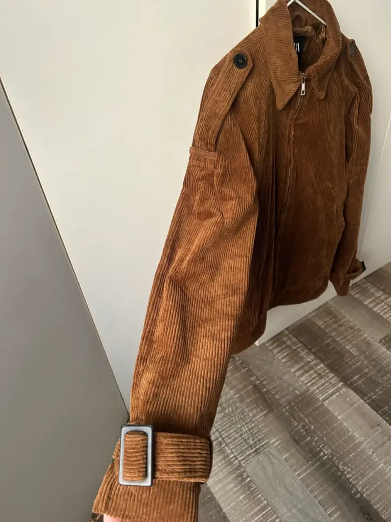 Chaqueta café Zara con cierre - 2