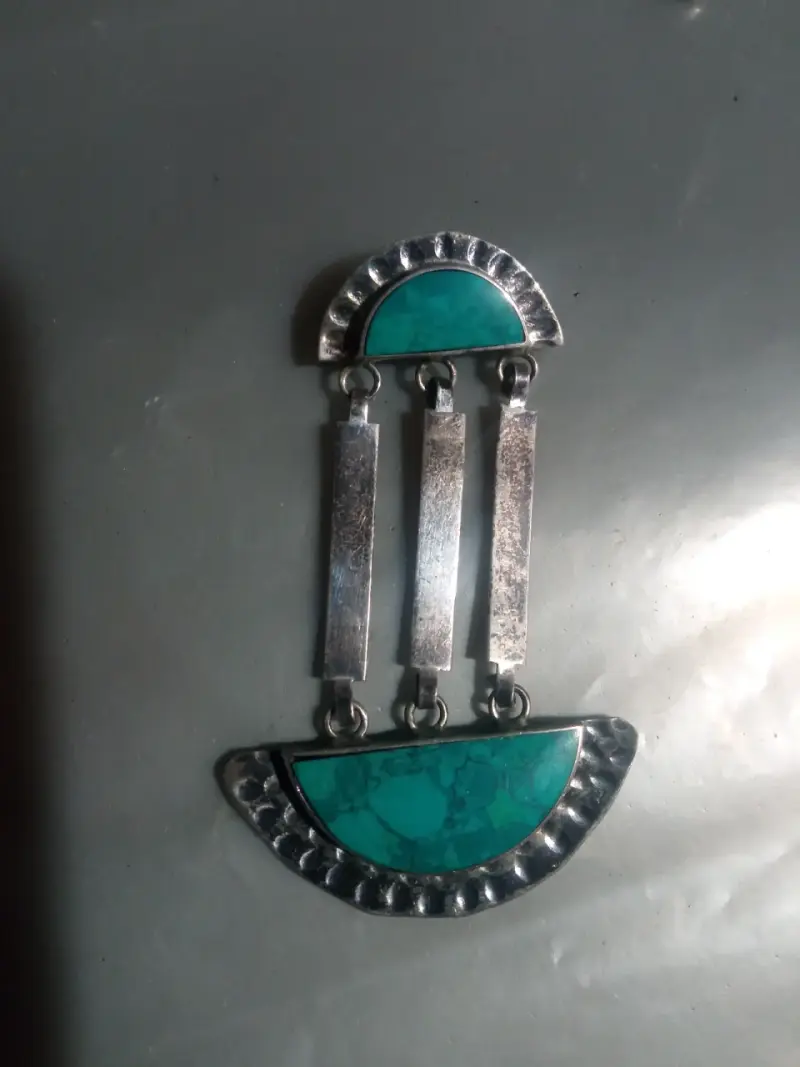 Colgante de plata con turquesa estilo étnico