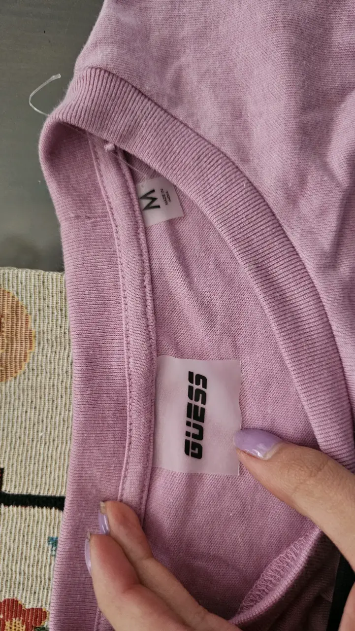 Polera rosada Guess para mujer - 2