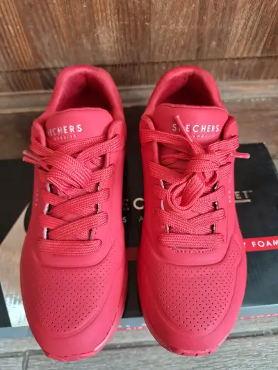 Zapatillas rojas Skechers N°35 - miniatura 2