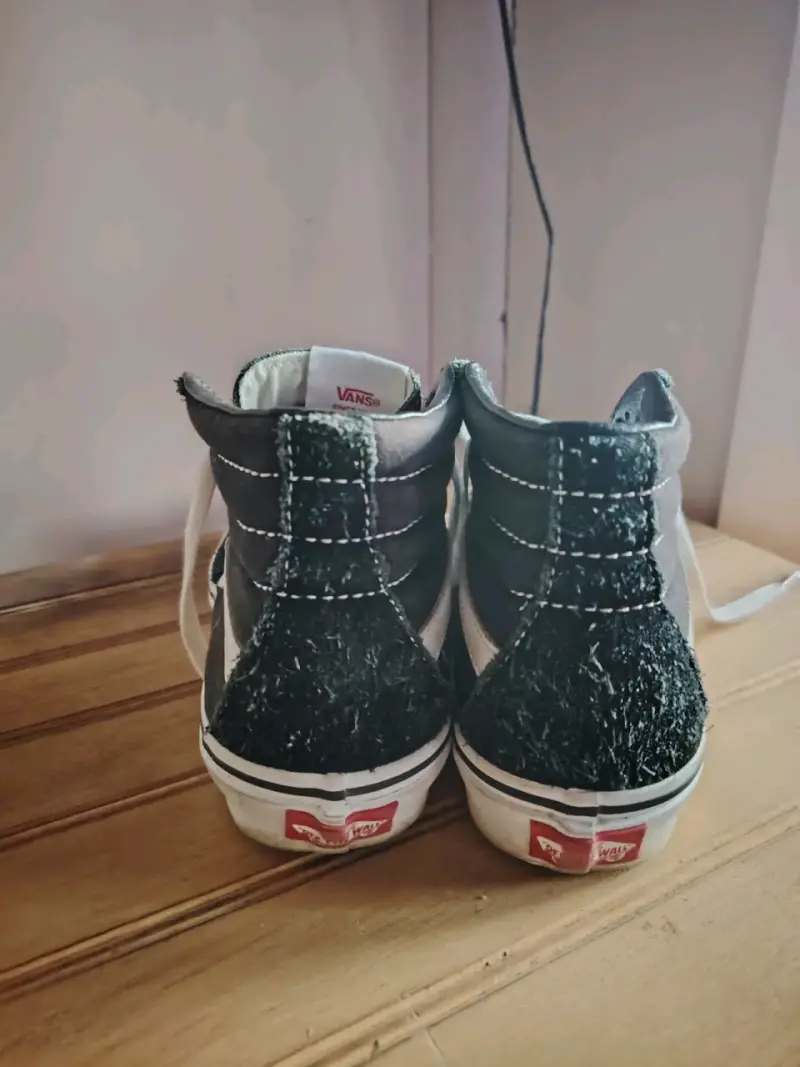 Zapatillas Vans negras de gamuza unisex - 2