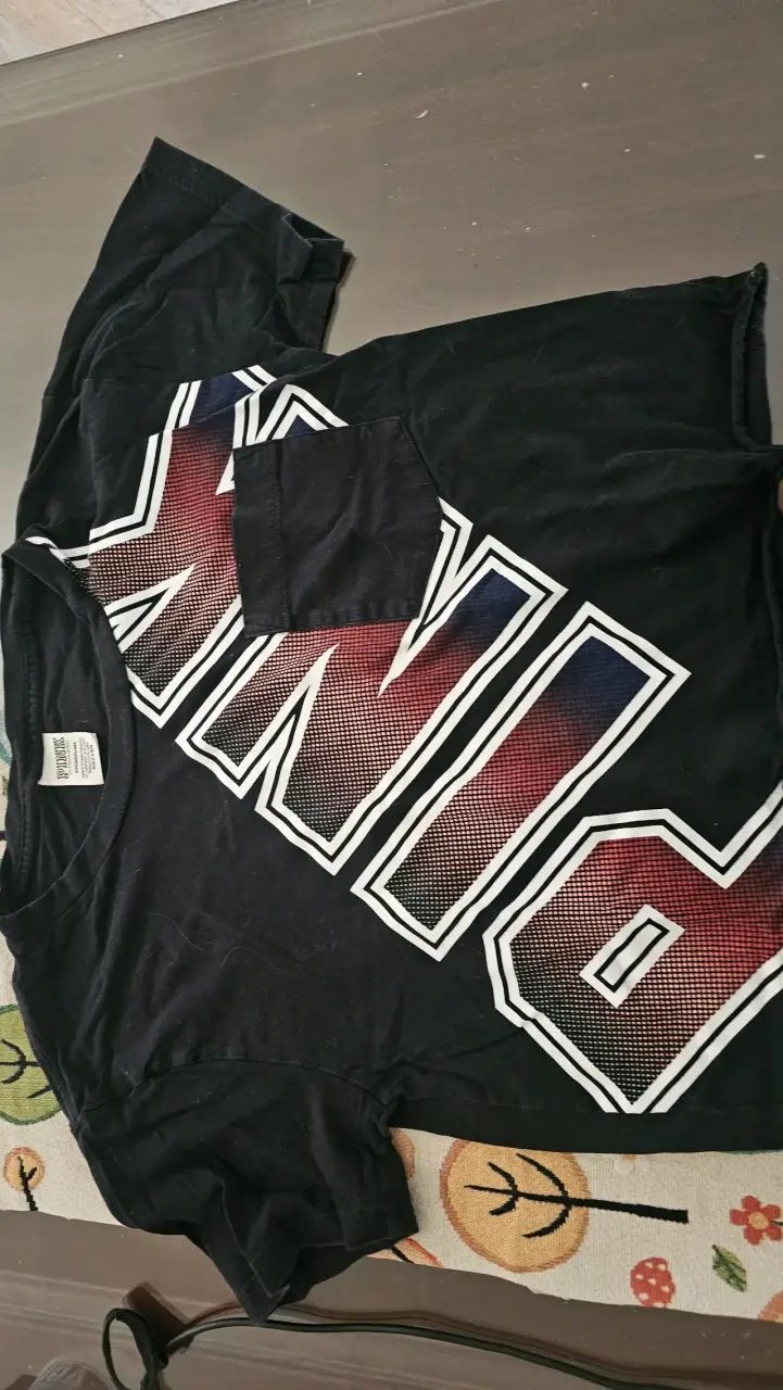 Polera negra PINK