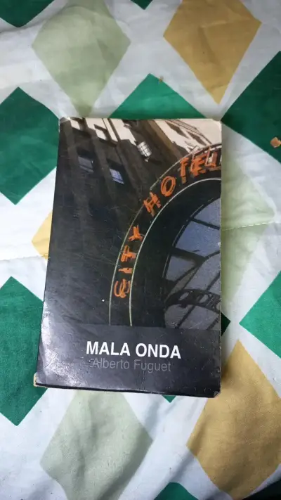 Libro 'Mala Onda' de Alberto Fuguet - miniatura 2