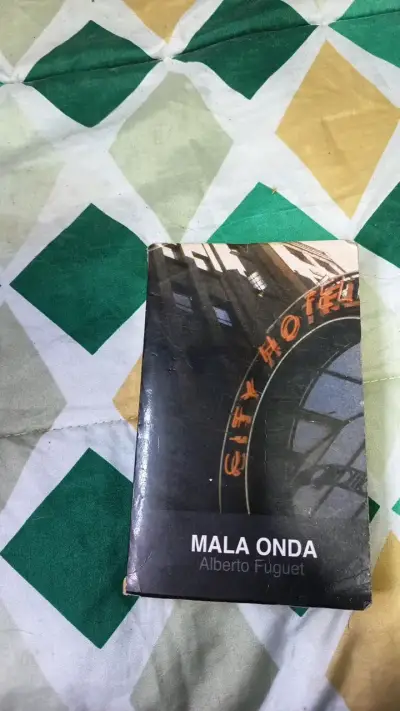 Libro 'Mala Onda' de Alberto Fuguet - miniatura 3