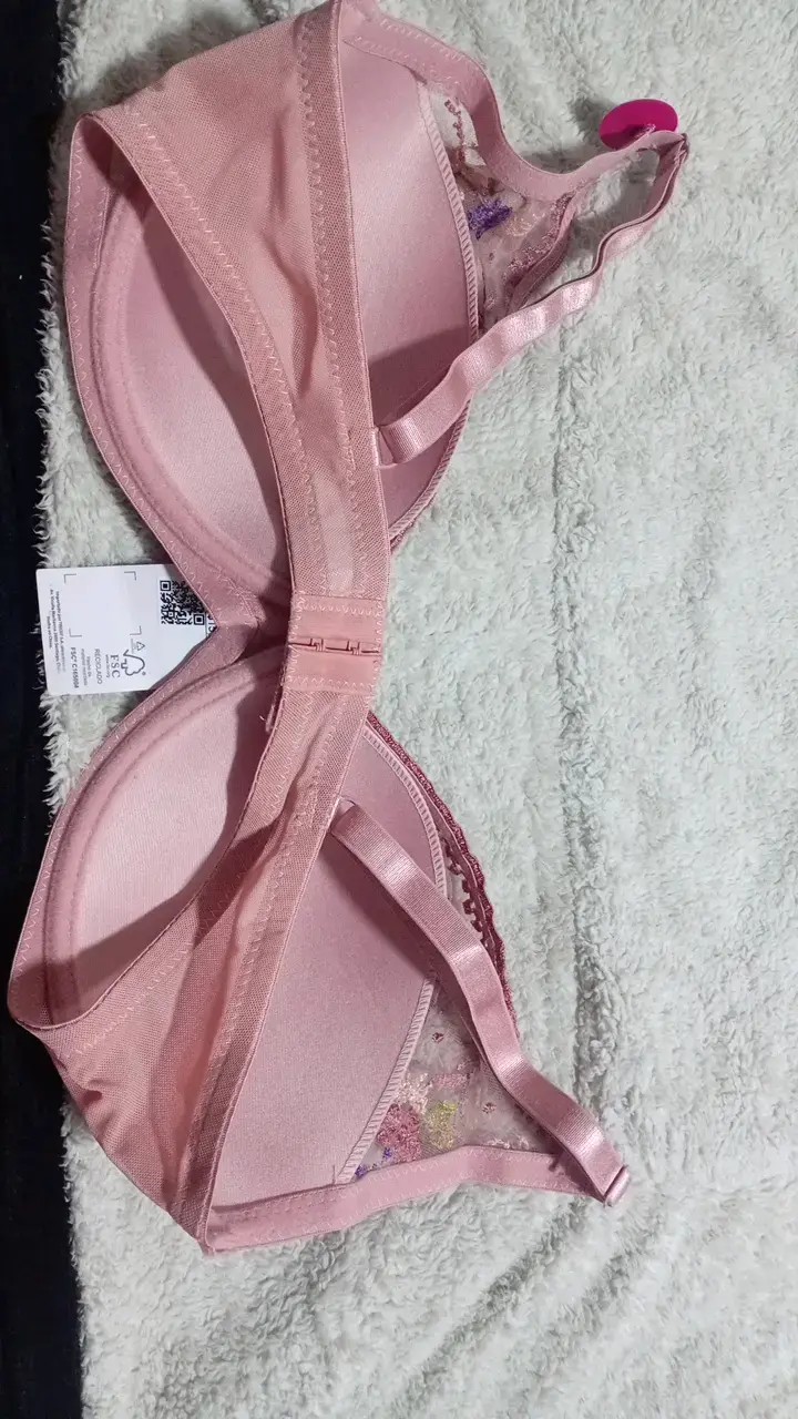 Sostén rosa bordado con encaje floral - 2