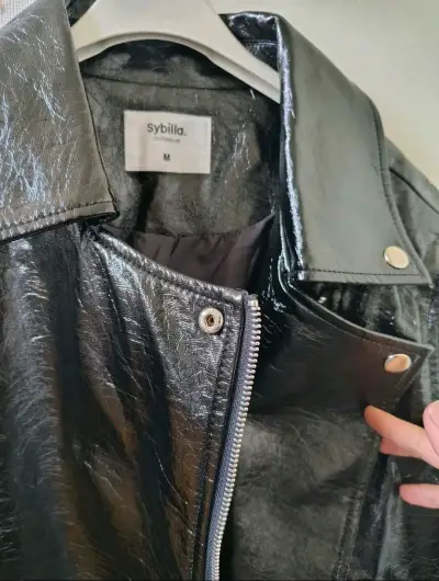 Chaqueta de cuero negra Sybilla para mujer - miniatura 2