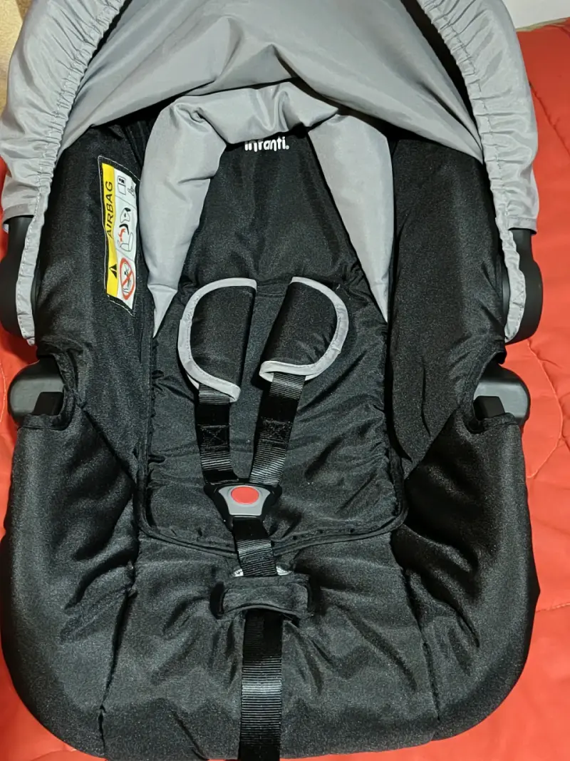 Silla de Auto para Bebé Infanti Negra