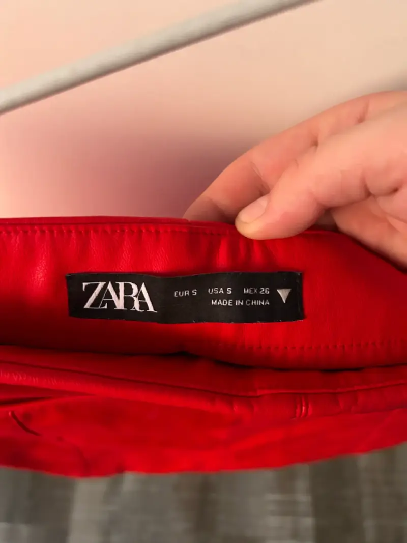 Mini/short roja Zara talla S - 3