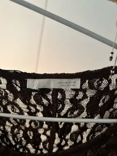 Vestido de encaje marrón Zara talla M - miniatura 2