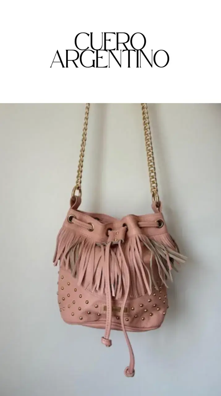 Bolso de cuero argentino con flecos rosado