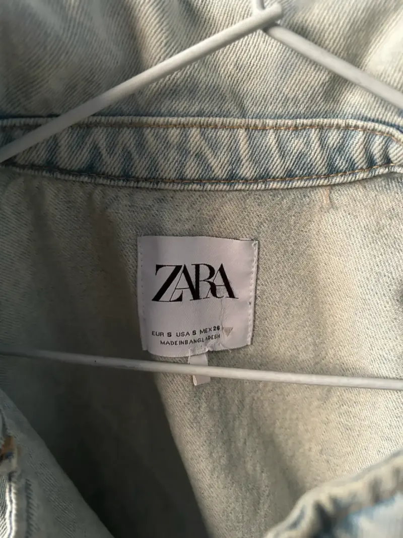 Chaqueta de mezclilla Zara (sin el cinturón) - 4