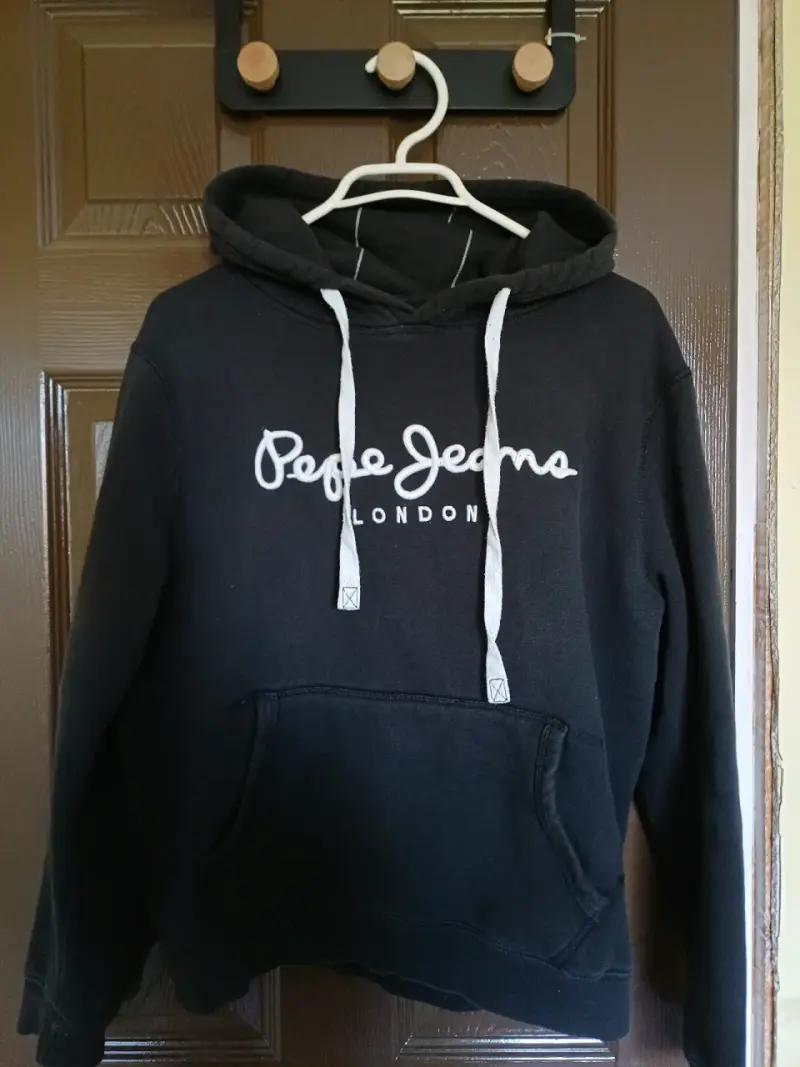 Polerón negro Pepe Jeans con capucha