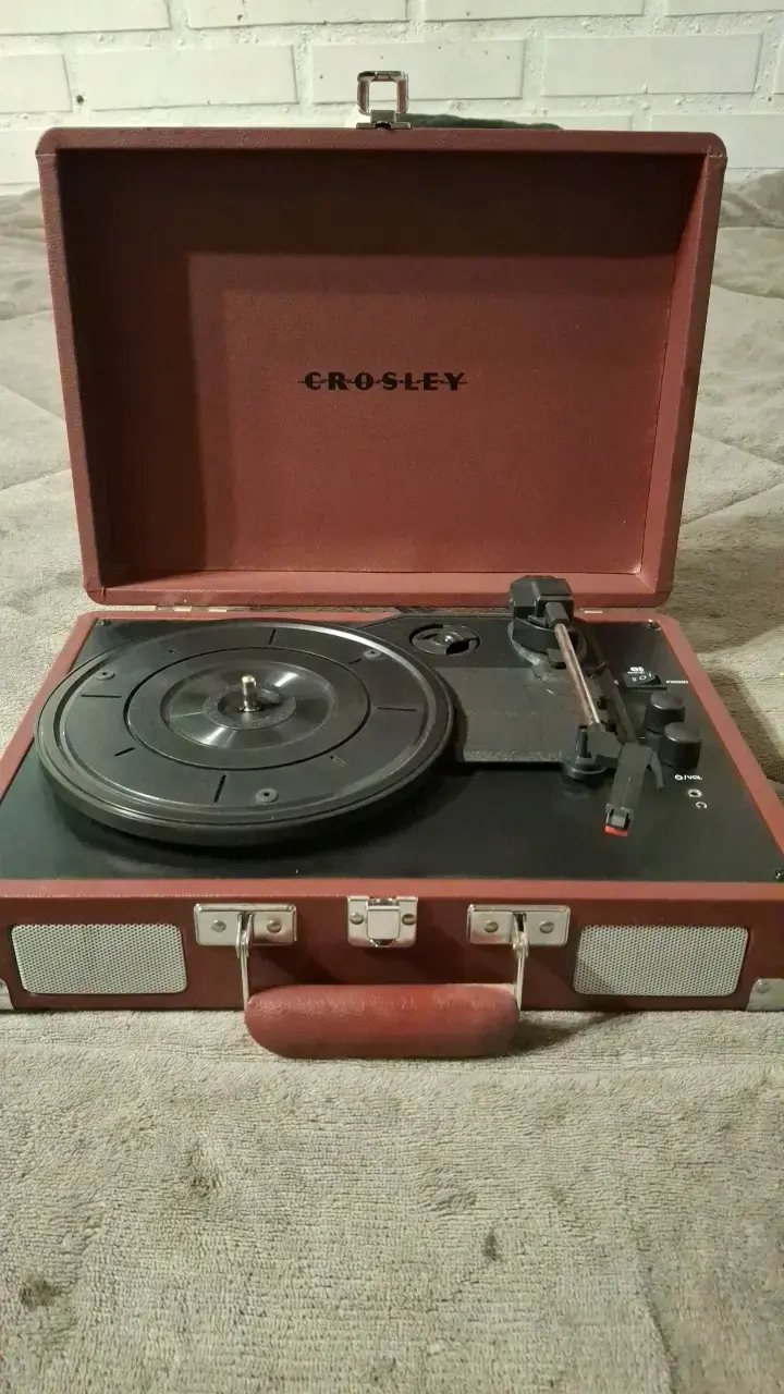 Tocadiscos portátil Crosley vintage marrón