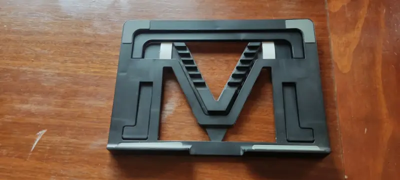 Soporte plegable para tablet de plástico negro