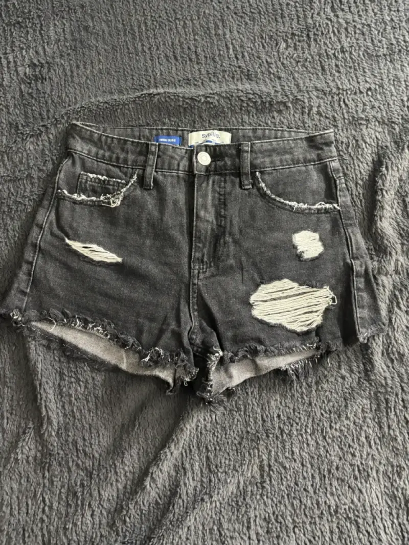 Shorts de mezclilla desgastados Sybilla